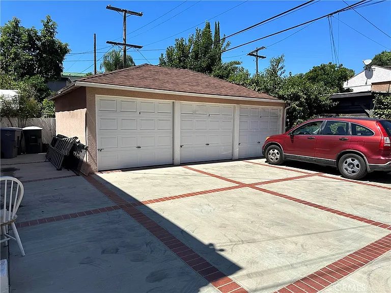 1609 E Chevy Chase Dr #1611 — Photo 18