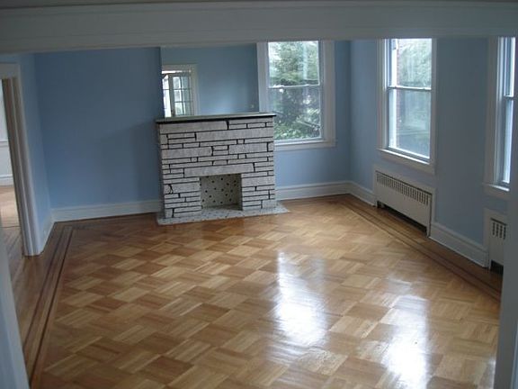 Livingroom with Fireplace