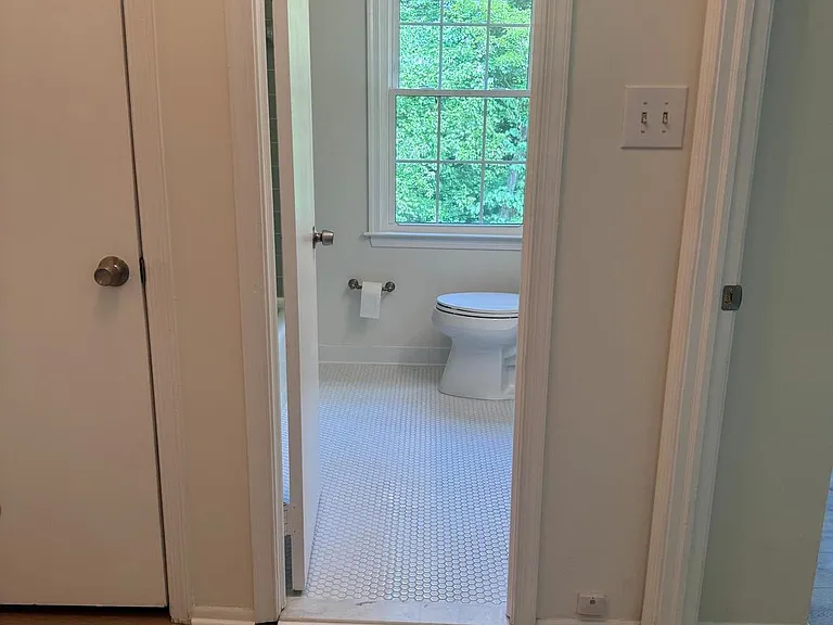 5230 Lonsdale Dr — Photo 18