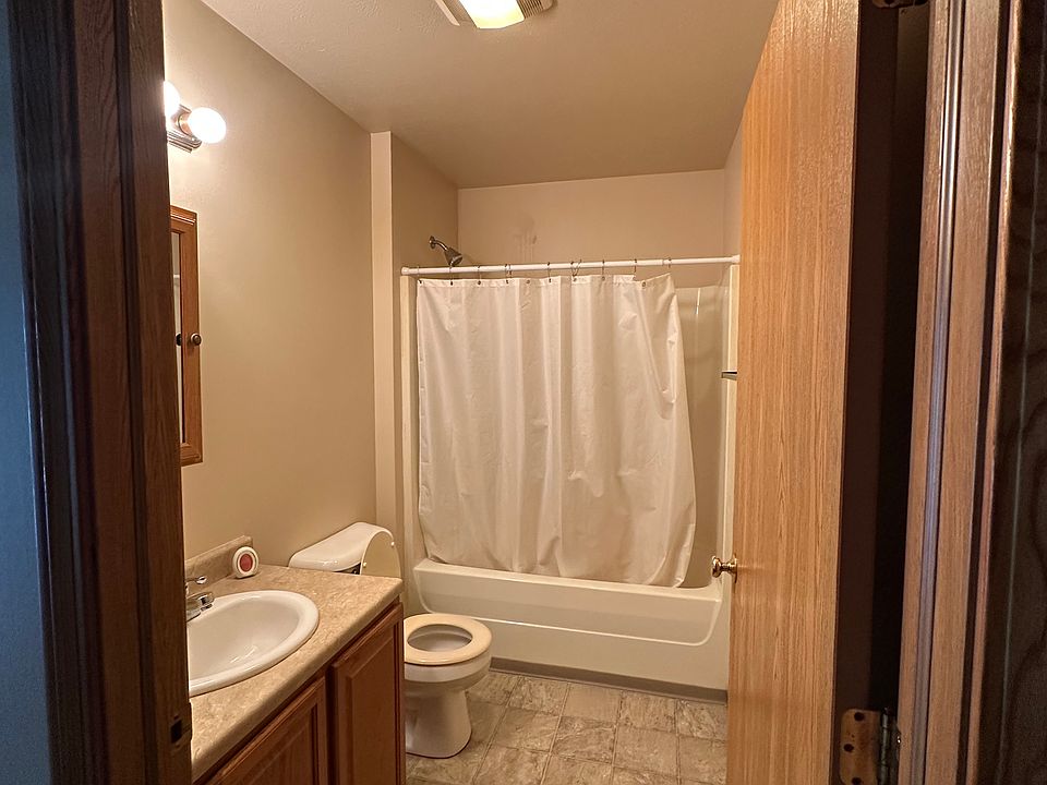 2nd image of 818 Chestnut St