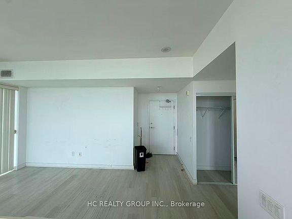 4th image of 15 Singer Ct #Penthouse 09