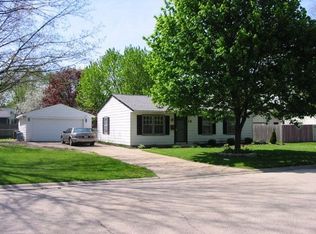 14 Sweetbriar Ct, South Elgin, IL 60177