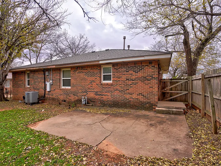 2845 Cambridge Ct — Photo 40