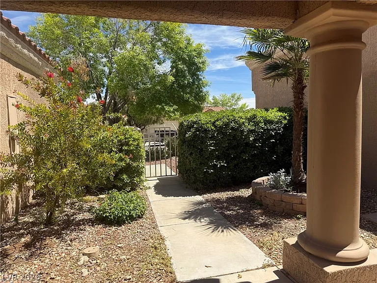 2425 Showcase Dr — Photo 45