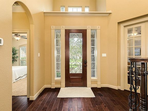 3rd image of 213 Mesquite Falls Ln