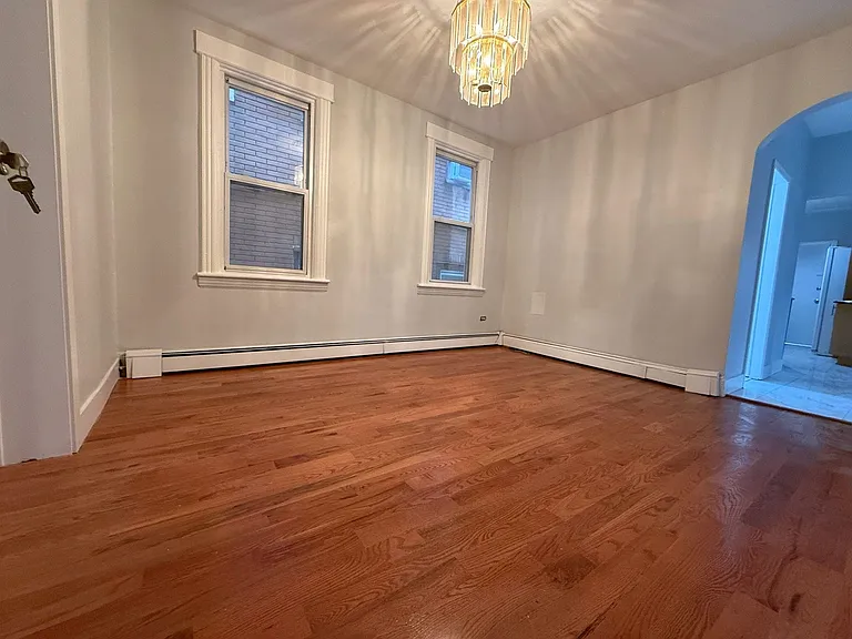 321 Avenue C — Photo 3