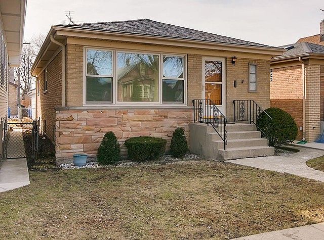 1st image of 5518 N Mont Clare Ave