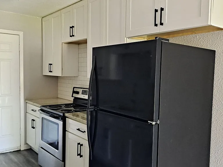 815 Bluebird Dr — Photo 6