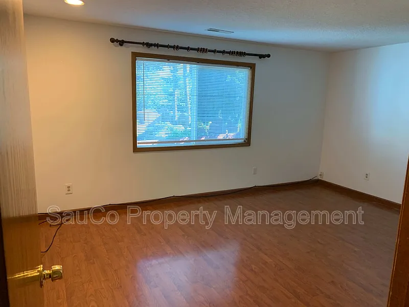 3 bed, 2.5 bath, 2005 sqft, $2,795 — Photo 4