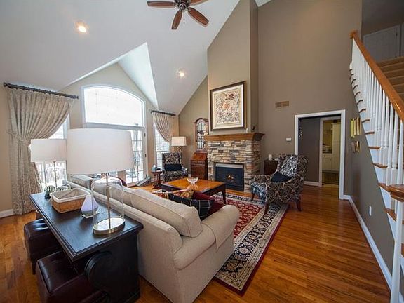 3rd image of 2016 Timbercrest Dr
