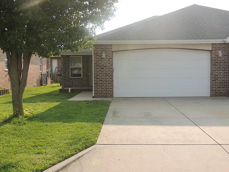 649 S Rilynn Ave — Photo 1