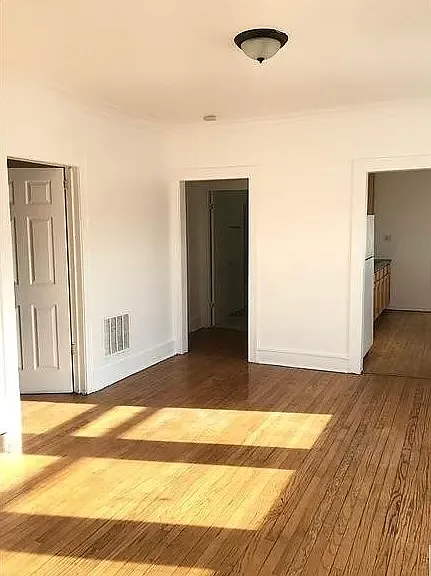 10925 S Vernon Ave #2 — Photo 4