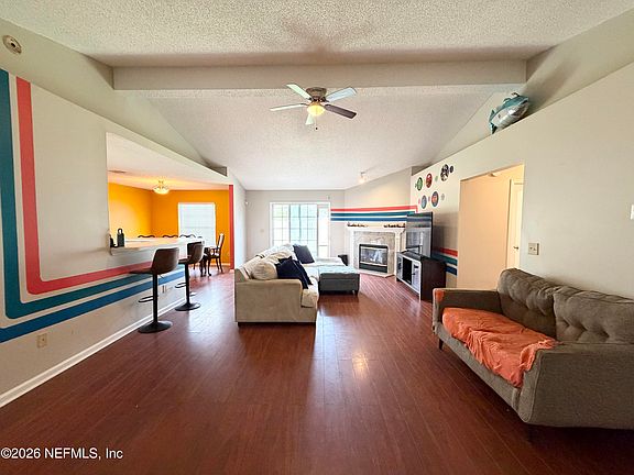 3rd image of 1634 SPRING OAKS Lane