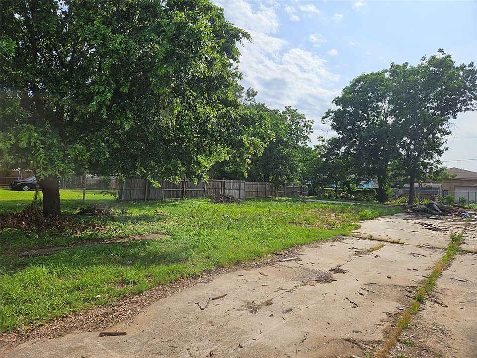 1st image of 206 Broadmoor Ave