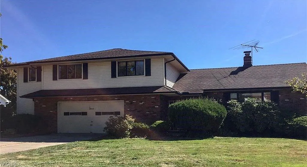 25032 Maidstone Ln photo 1
