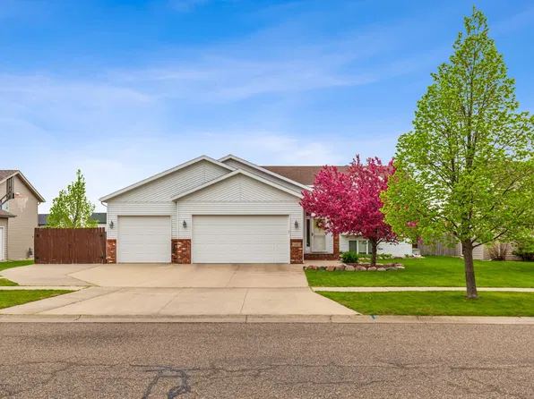 1121 9th Ave W, West Fargo, ND 58078