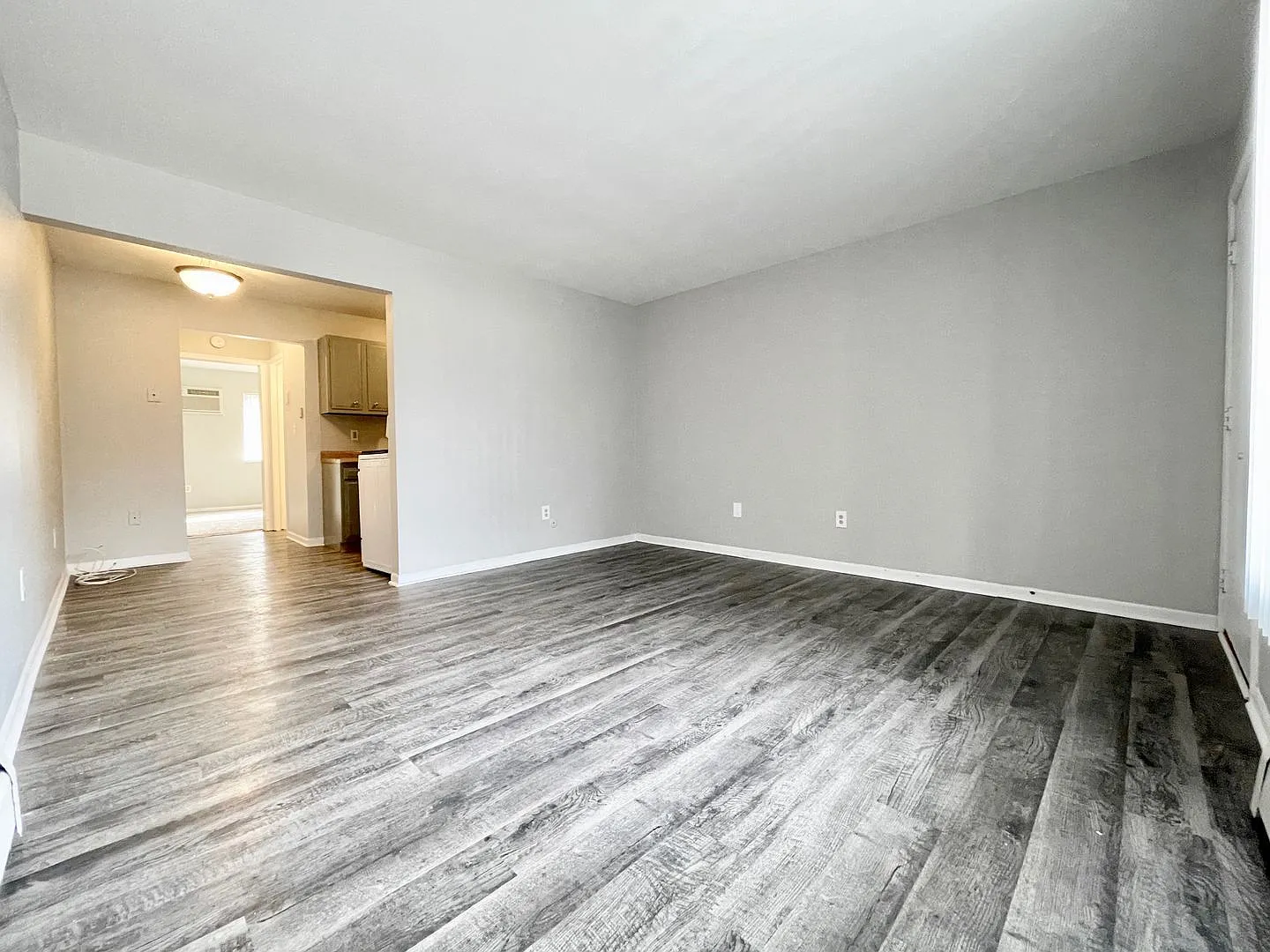 1 bed, 1.0 bath, 500 sqft, $995 — Photo 1