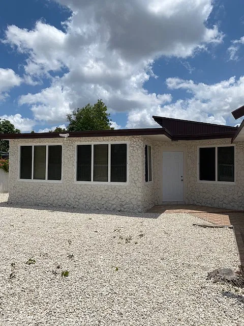 W 45th St, Hialeah — Photo 2