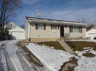 5606 W Roder Ct, Milwaukee, WI 53208