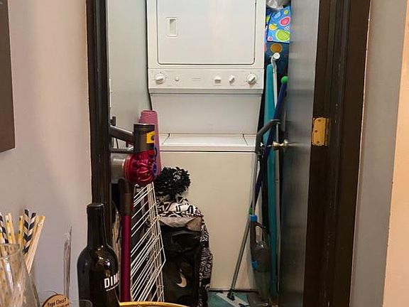 5th image of 1403 W Hubbard St #1E