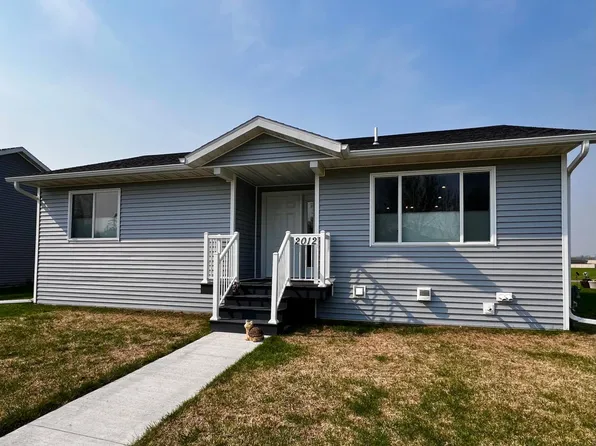 2012 Nelson Dr, Thief River Falls, MN 56701