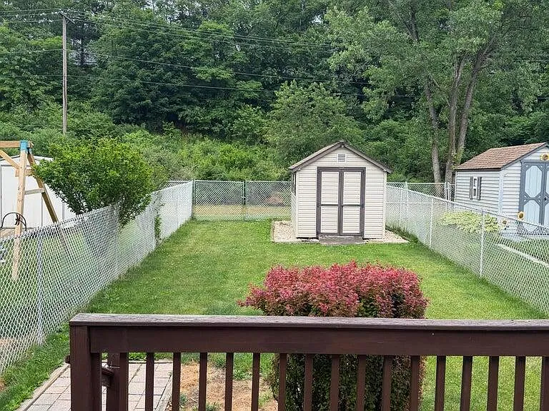 37 Flood Dr — Photo 24