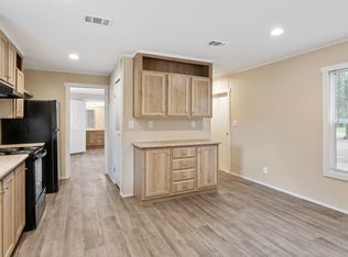 211 Southlake Dr, Mabank, TX 75156