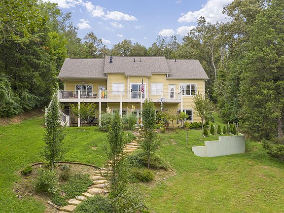 3rd image of 107 Vista Dr