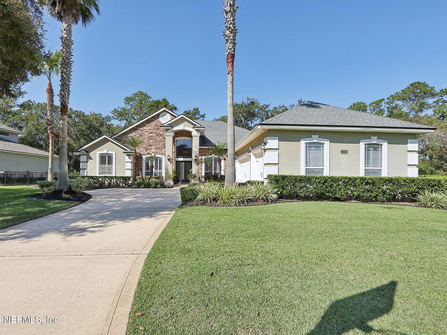 1886 HICKORY TRACE Drive