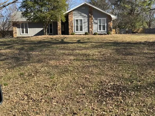 1545 E Carleton Street, Springfield, MO 65804