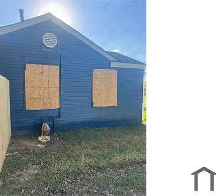 1866 Kansas St — Photo 29