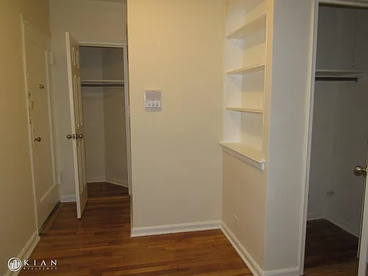 Rented by Kian Realty | media 27