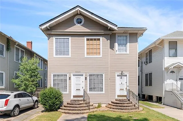 2338 Audubon St — Photo 1