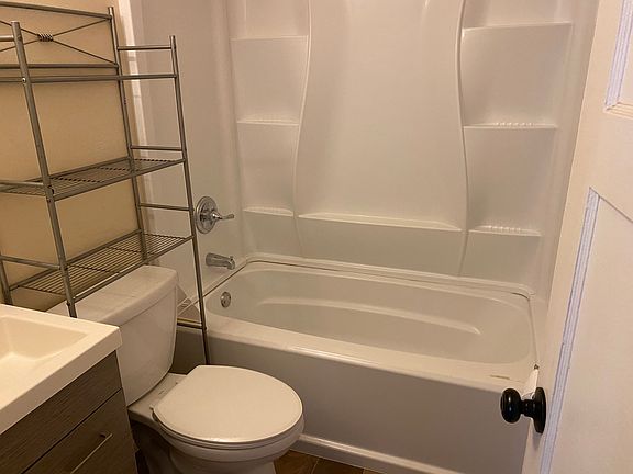 3rd image of 871 E 3rd Ave