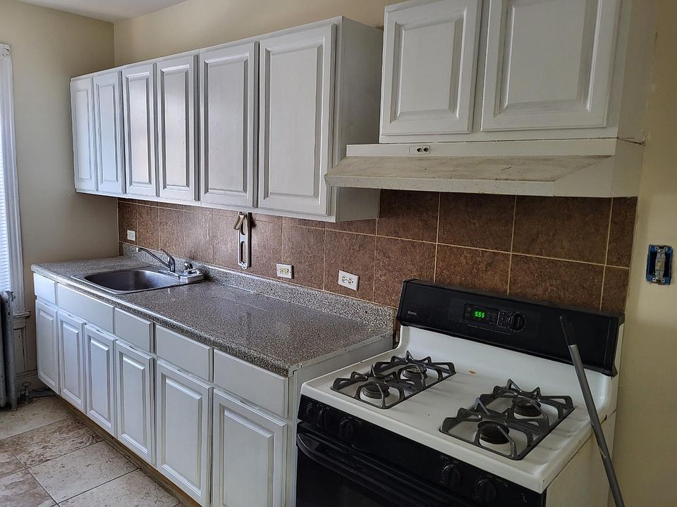 1st image of 6021 Lansdowne Ave Floor 2