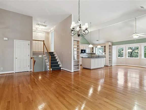 2nd image of 107 Watch Harbour Cir