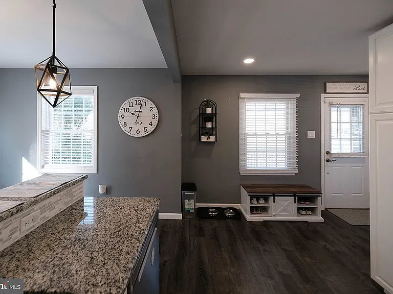 2640 Grandview Blvd — Photo 21