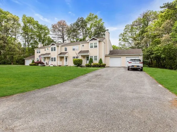 29 Jefferson, Yaphank, NY 11980