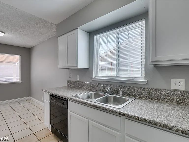 4732 Chantilly Ave — Photo 24