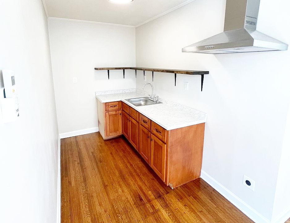 1st image of 3474 Spottswood Ave #2