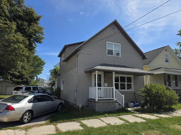 1015 Vine St, Manistee, MI 49660