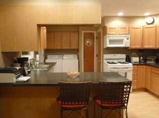 209 Walnut Ln, Elk Grove Village, IL 60007