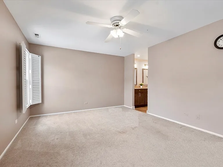 226 Coventry Cir — Photo 13