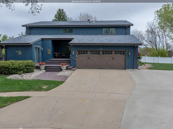 1621 Hiawatha Trl, Sioux City, IA 51104