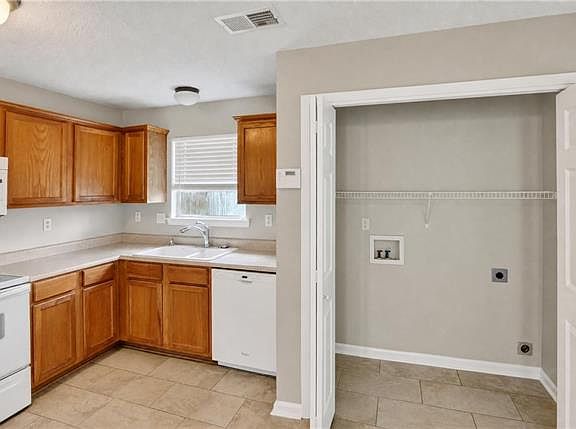 5th image of 70117 6th St