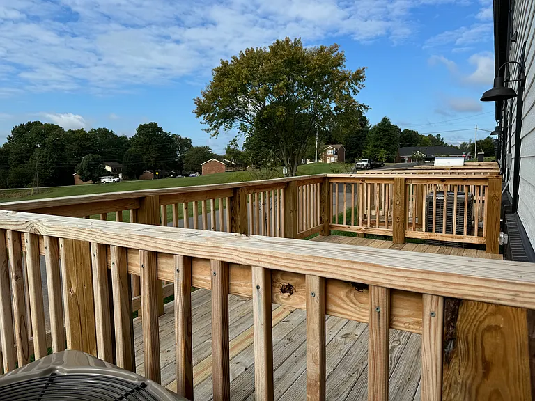 201 Jonathan Wade Cir — Photo 2
