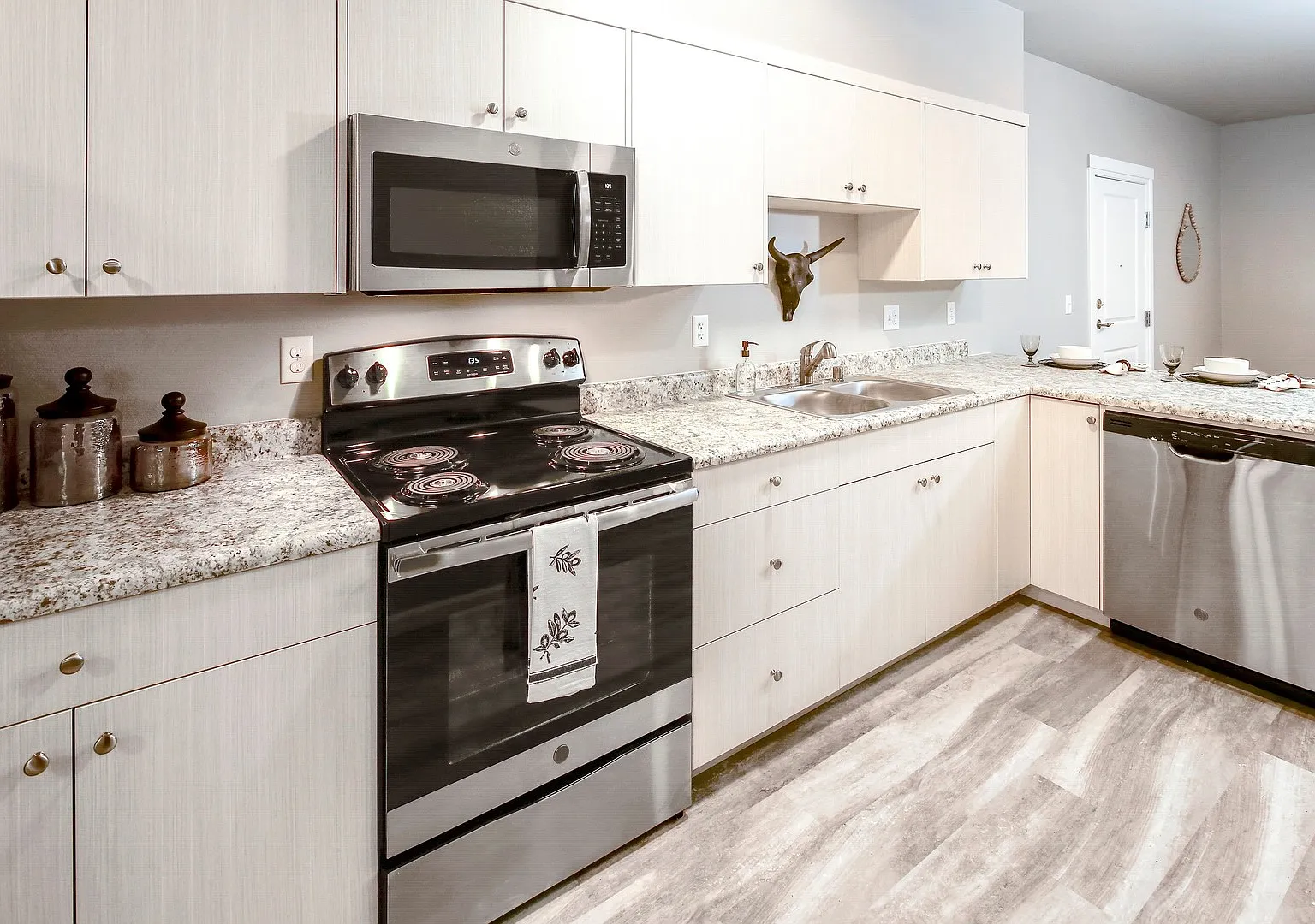East Ridge Apartments — Photo 2