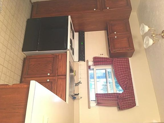 3rd image of 424 Glenwood Dr