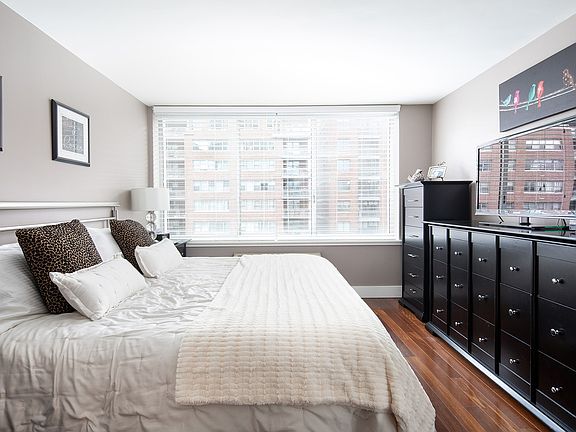 4th image of 353 E 72nd St APT 11C