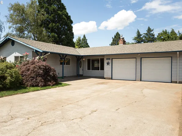 2409 Willow Dr, Newberg, OR 97132
